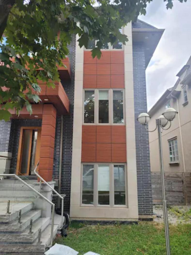 Toronto Modern House Apartment Exterior photo